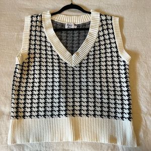 Oversized Checkered Sweater Vest